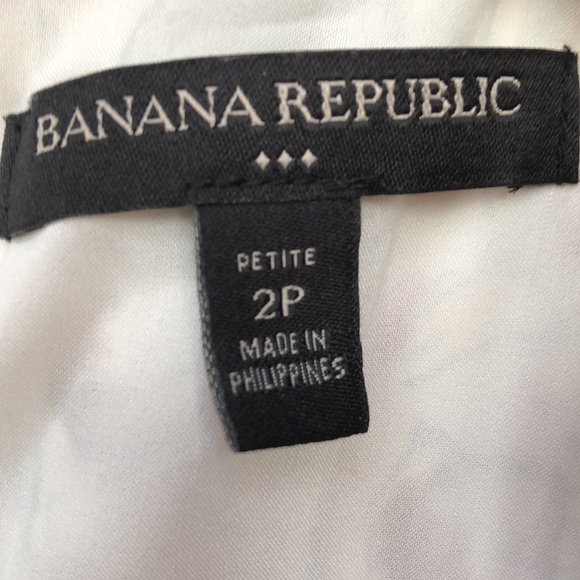 Banana Republic Sleeveless Blouse EUC size 2Petite - Picture 6 of 6